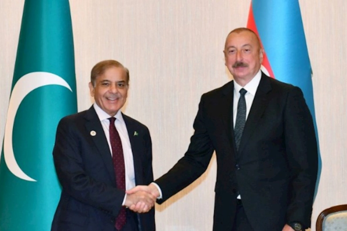 İlham Əliyev Şahbaz Şərifi təbrik etdi