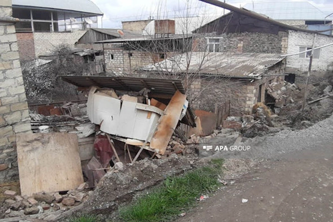Gəncədə yağış suları ciddi fəsadlara yol açıb — FOTO