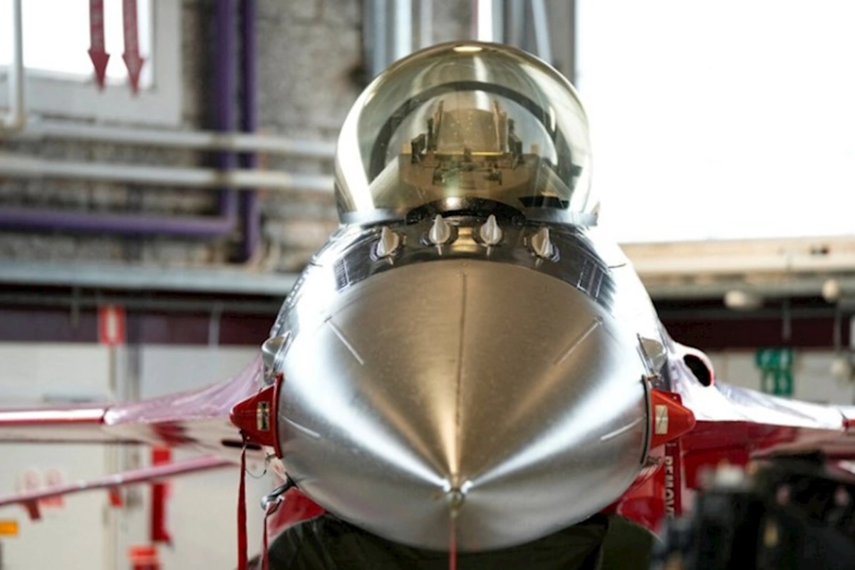 Polşa “F-16” qırıcılarını havaya qaldırılıb