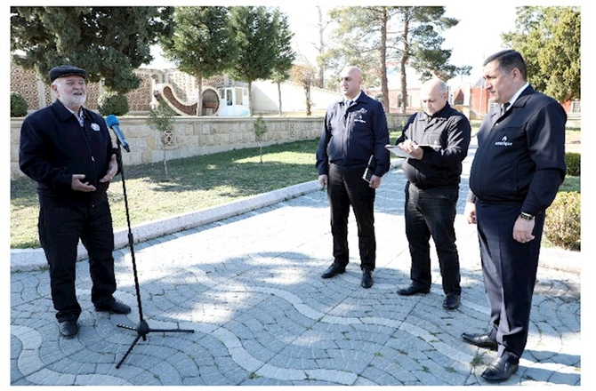 Sahibkarlarla sakinlərin eynilik təşkil edən müraciətləri Açıq mikrofonda — FOTO