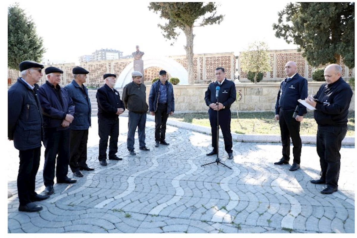 Sahibkarlarla sakinlərin eynilik təşkil edən müraciətləri Açıq mikrofonda — FOTO