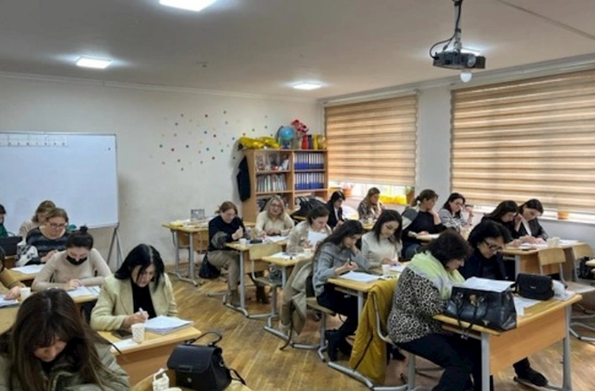 Orta ümumtəhsil müəssisələrinin müəllimləri üçün təşkil edilən inklüziv təhsil təlimləri başa çatdı — FOTOLAR