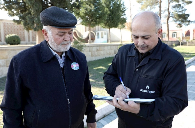 Sahibkarlarla sakinlərin eynilik təşkil edən müraciətləri Açıq mikrofonda — FOTO
