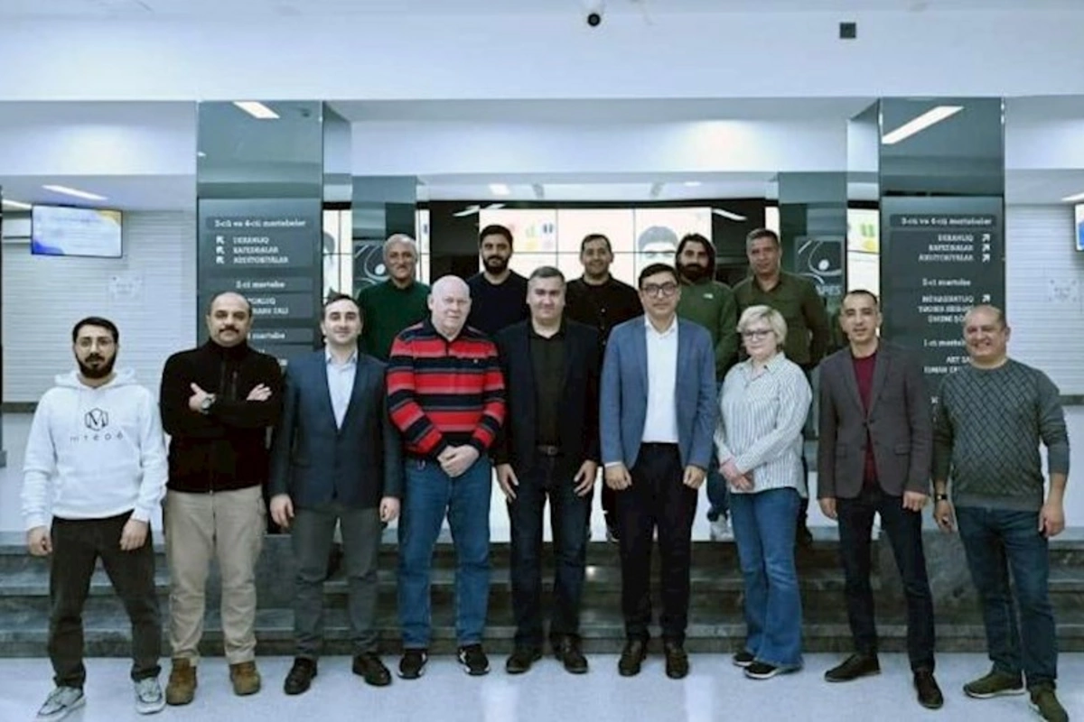 Fərid Qayıbov idman fotoqrafları ilə görüşdü