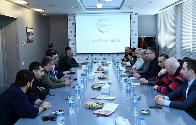 Fərid Qayıbov idman fotoqrafları ilə görüşdü