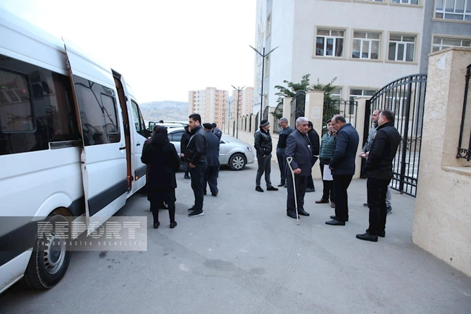 Laçında daha 25 ailəyə evlərinin açarları təqdim olunub — YENİLƏNİB Laçında daha 25 ailəyə evlərinin açarları təqdim olunub — YENİLƏNİB