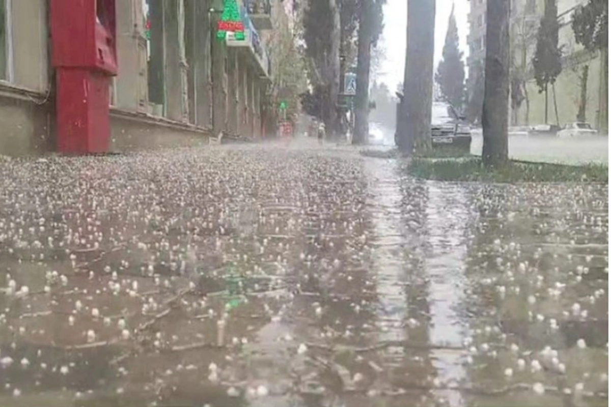 Gəncəyə dolu düşüb — FOTOLAR