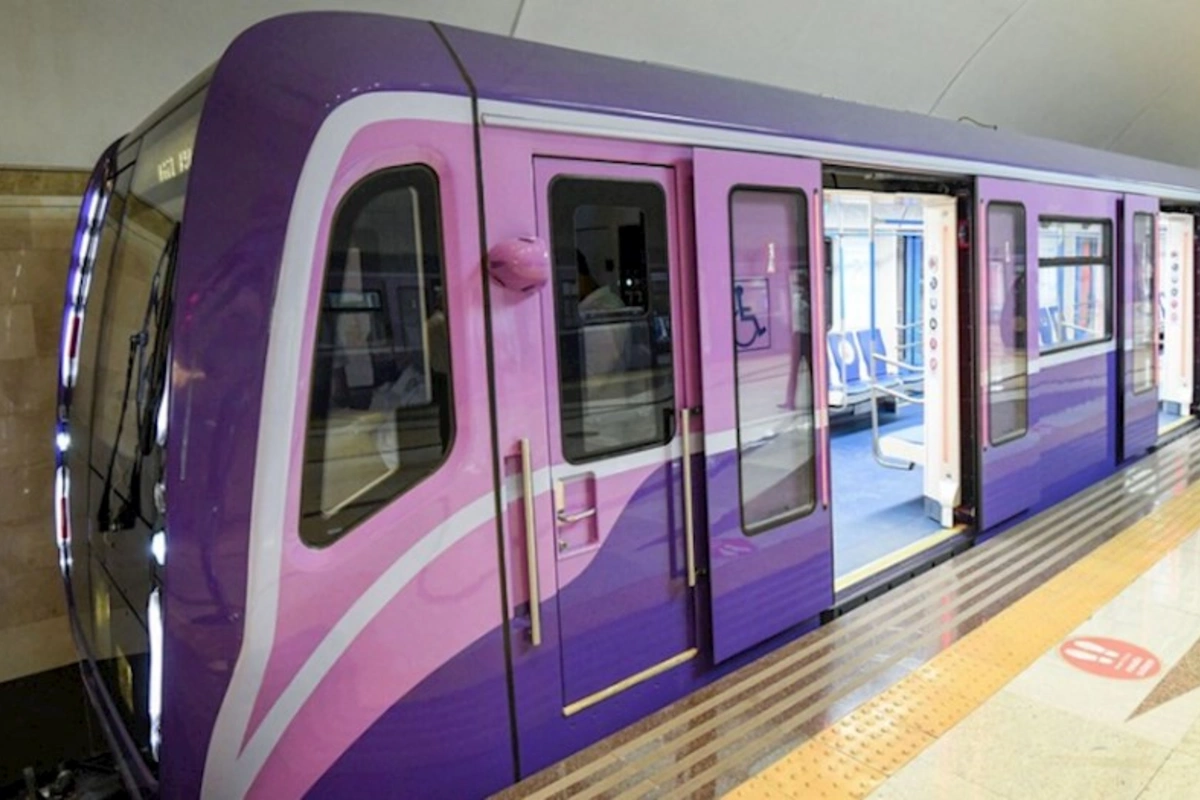 Bakıda turistlər metro deposuna gizli daxil olub, qatarlara ziyan vurublar