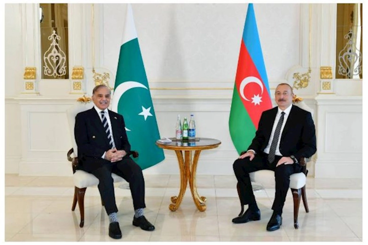 İlham Əliyev Şahbaz Şərifi təbrik etdi
