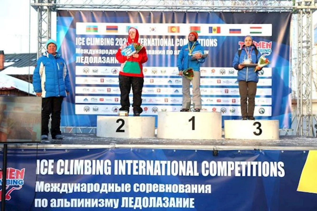 Beynəlxalq buzadırmanma yarışında Azərbaycan komandası 2 bürünc medal qazanıb