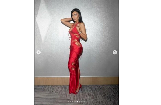 Azərbaycanlı modelin 23 235 AZN-lik geyimi müzakirələrə səbəb oldu — FOTO Azərbaycanlı modelin 23 235 AZN-lik geyimi müzakirələrə səbəb oldu — FOTO