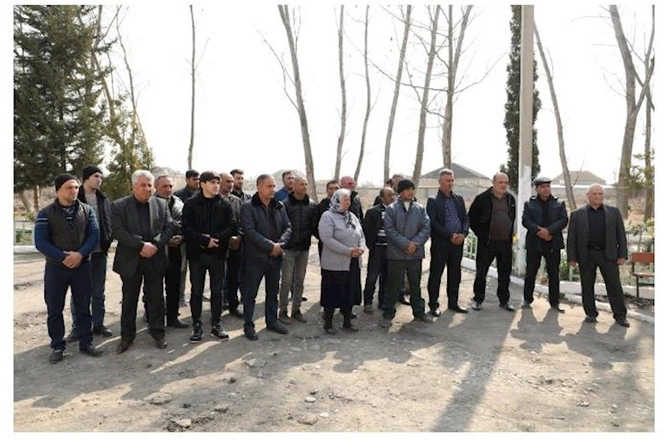 Səmədabad sakinləri suallarına Açıq mikrofonda cavab tapdılar — FOTO Səmədabad sakinləri suallarına Açıq mikrofonda cavab tapdılar — FOTO
