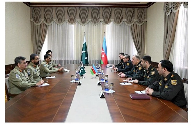 Kərim Vəliyev pakistanlı generalla müzakirələr apardı — FOTO