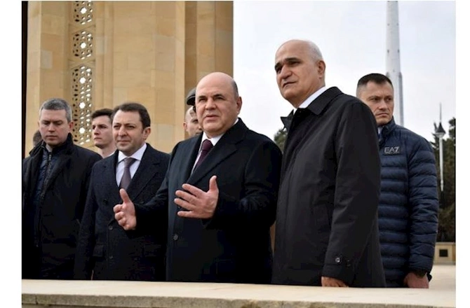 Rusiya Baş naziri Şəhidlər xiyabanını ziyarət etdi