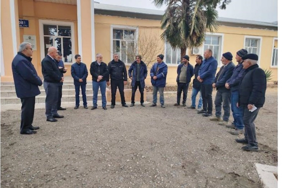 Açıq mikrofonda Arayatılı kəndinin sakinlərinin problemləri dinlənildi — FOTO