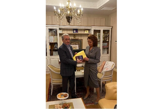 Professor İlham Rəhimov yeni mükafat aldı — FOTO