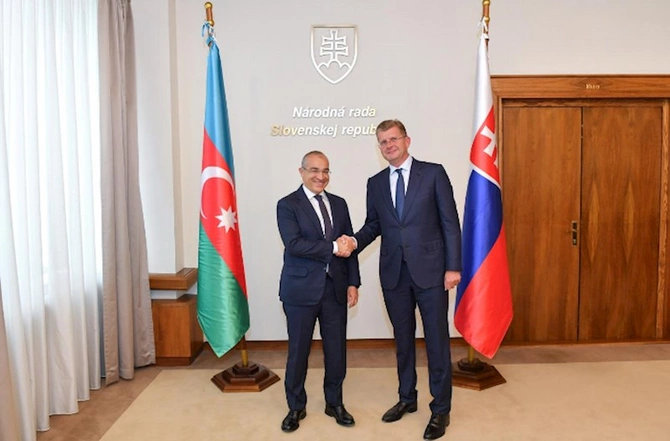 Azərbaycanla Serbiya arasında əlaqələr müzakirə edildi Azərbaycanla Serbiya arasında əlaqələr müzakirə edildi