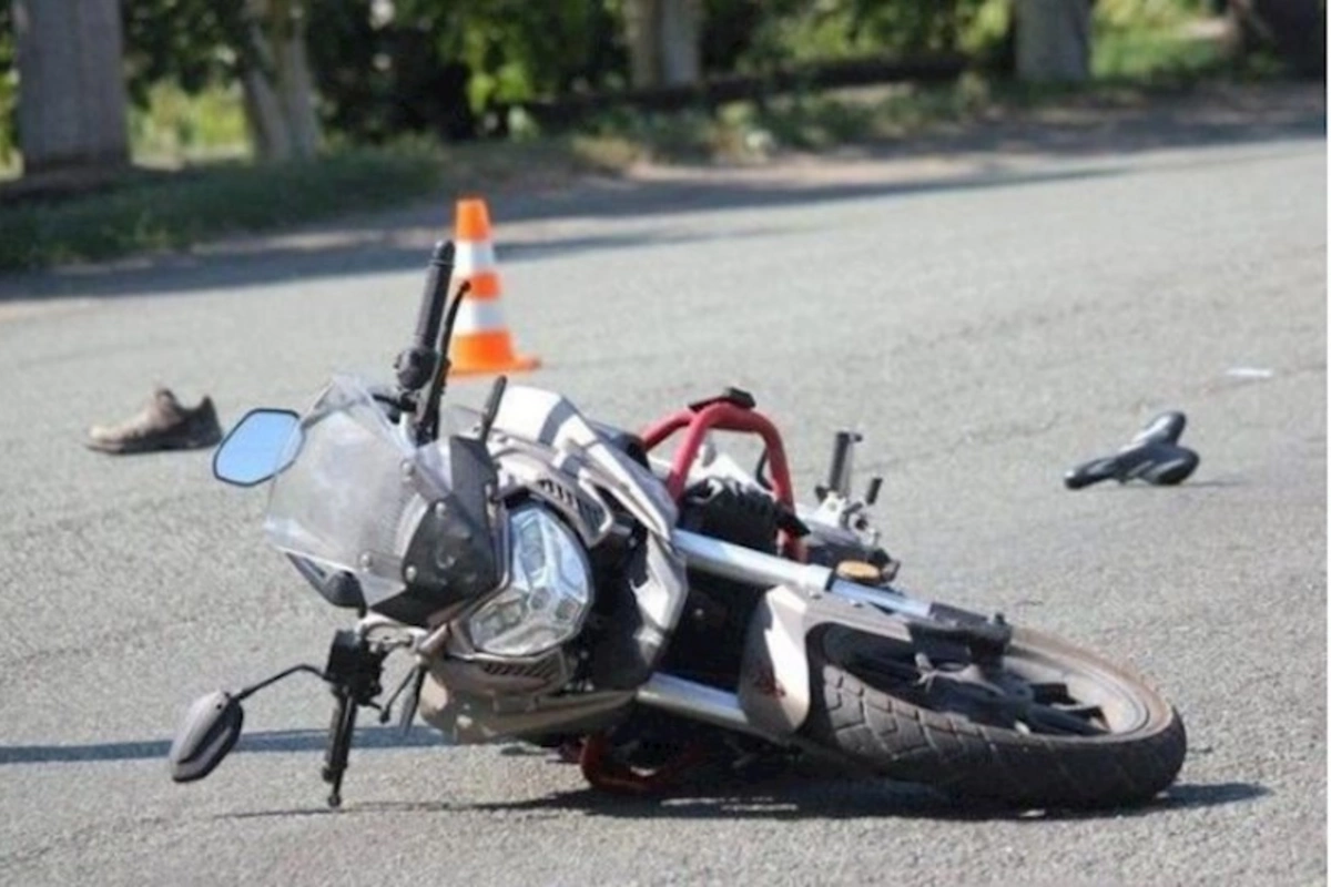 Nizami rayonunda motosikletçi qəza törətdi