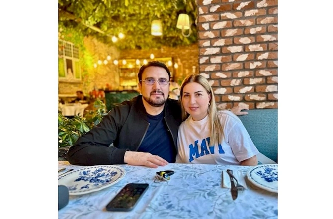 Nadir gəlini ilə bayram süfrəsində — FOTOLAR