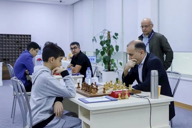 Kişi şahmatçılar arasında Azərbaycan çempionatına start verilib — FOTOLAR Kişi şahmatçılar arasında Azərbaycan çempionatına start verilib — FOTOLAR