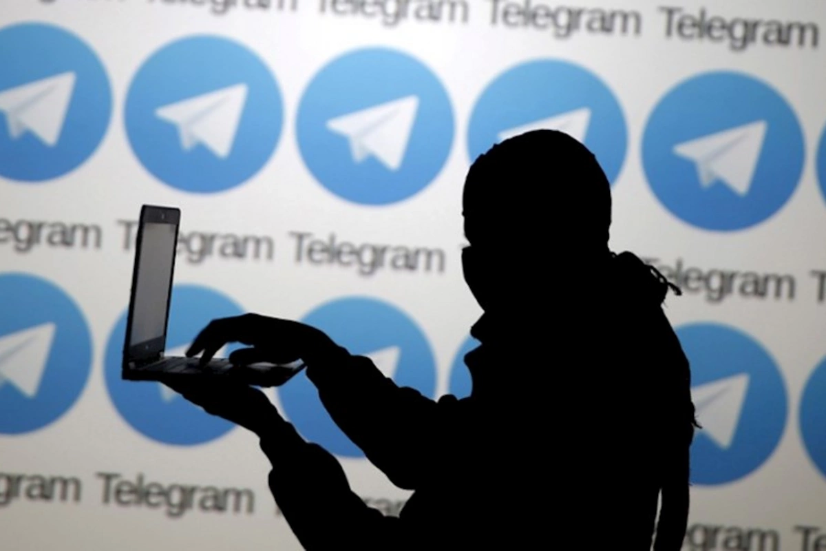 “Apple” teleqramı bloklamağa başlayıb