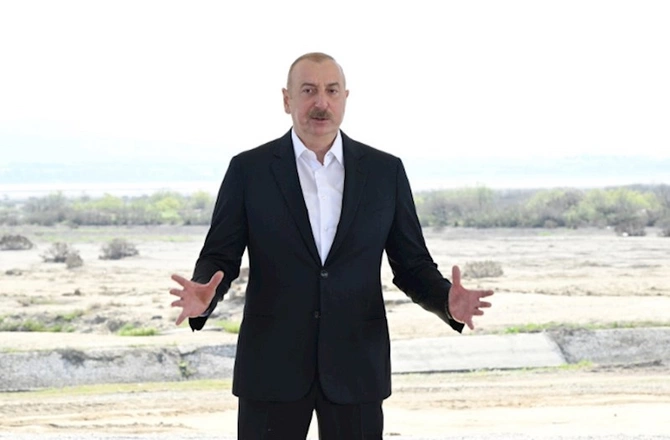 Prezident Şirvan suvarma kanalının təməlini qoydu — FOTOLAR (YENİLƏNİB) Prezident Şirvan suvarma kanalının təməlini qoydu — FOTOLAR (YENİLƏNİB)