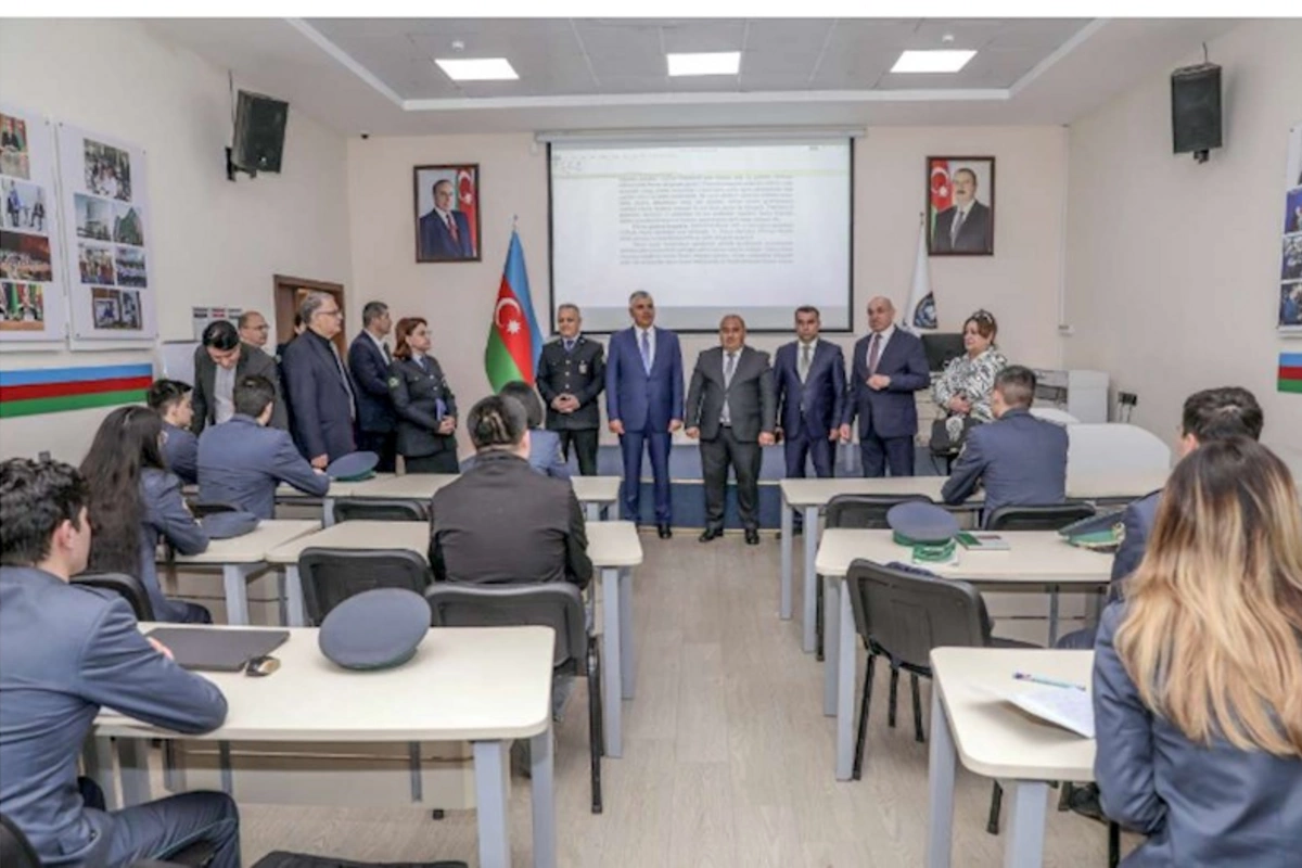 Gömrük Akademiyasında Dövlət Gömrük Komitəsi yanında İctimai Şuranın üzvləri ilə görüş keçirilib — FOTOLAR