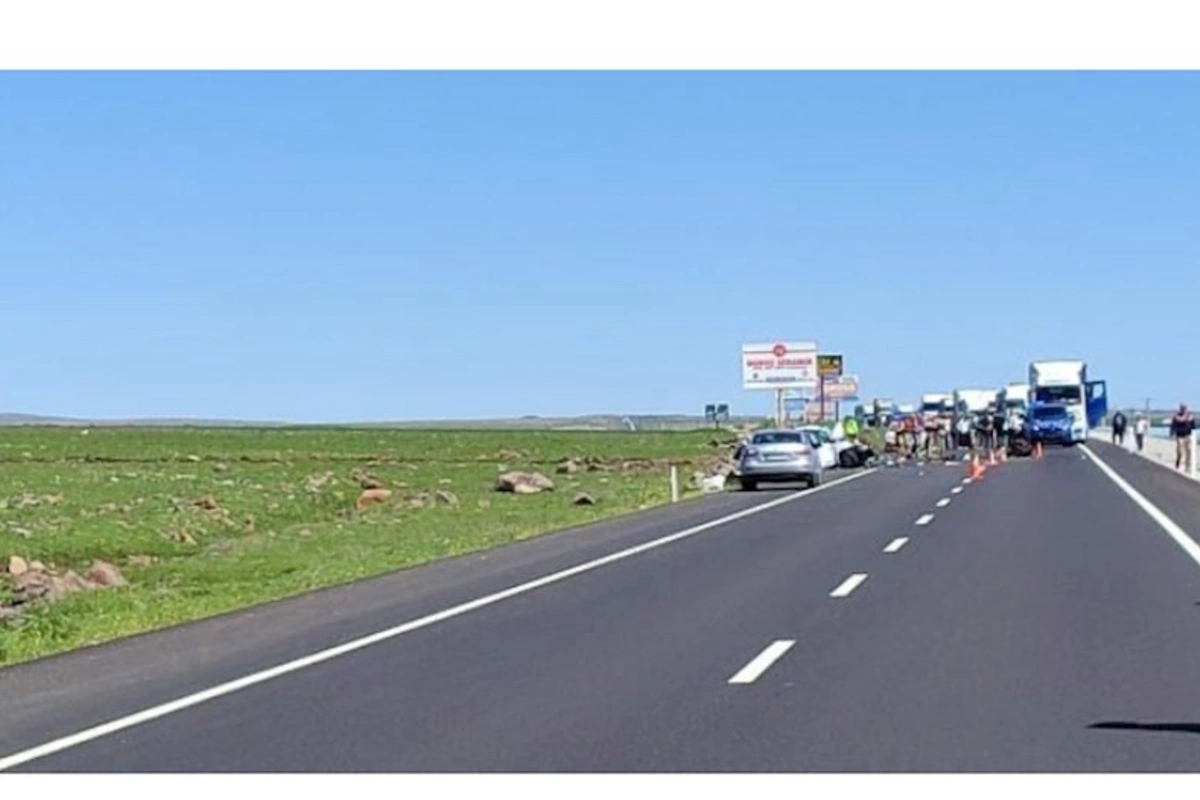 Dəhşətli yol qəzası, ölən və yaralananlar var