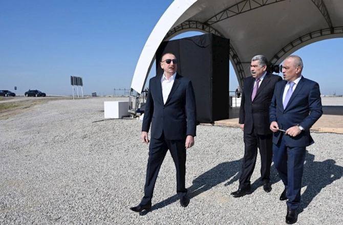 Prezident Şirvan suvarma kanalının təməlini qoydu — FOTOLAR (YENİLƏNİB) Prezident Şirvan suvarma kanalının təməlini qoydu — FOTOLAR (YENİLƏNİB)