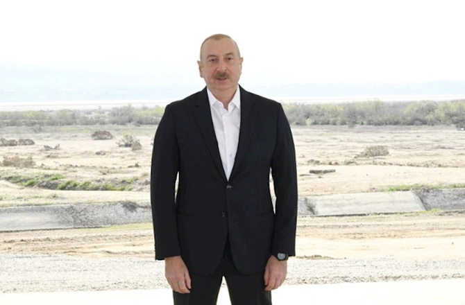 Prezident Şirvan suvarma kanalının təməlini qoydu — FOTOLAR (YENİLƏNİB) Prezident Şirvan suvarma kanalının təməlini qoydu — FOTOLAR (YENİLƏNİB)