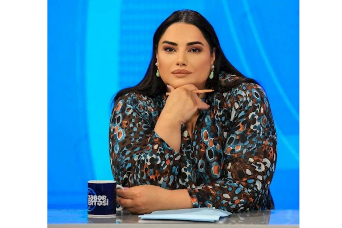 Qadın kişinin əlinə baxmamalıdır