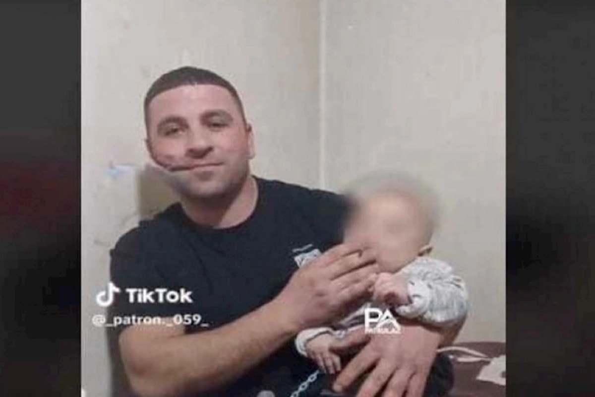 TikTokda 1 yaşlı uşağa siqaret çəkdirən ata SAXLANILDI