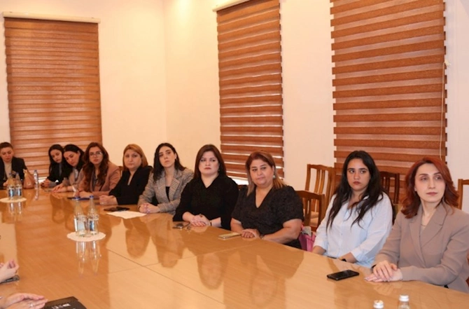 YAP Xətai rayon təşkilatında fəal gənclərlə görüş keçirildi — FOTO YAP Xətai rayon təşkilatında fəal gənclərlə görüş keçirildi — FOTO