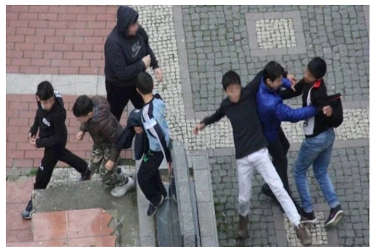 Bakıda şagirdlər arasında dava — Xəsarət alan var