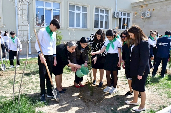 Abşeronda ağacəkmə və təmizlik aksiyaları keçirildi — FOTOLAR Abşeronda ağacəkmə və təmizlik aksiyaları keçirildi — FOTOLAR