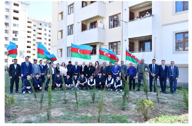 Abşeronda ağacəkmə və təmizlik aksiyaları keçirildi — FOTOLAR Abşeronda ağacəkmə və təmizlik aksiyaları keçirildi — FOTOLAR