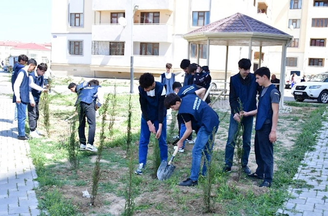 Abşeronda ağacəkmə və təmizlik aksiyaları keçirildi — FOTOLAR Abşeronda ağacəkmə və təmizlik aksiyaları keçirildi — FOTOLAR