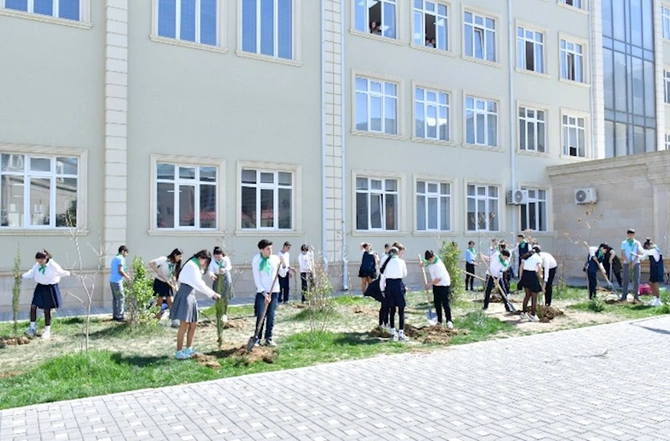 Abşeronda ağacəkmə və təmizlik aksiyaları keçirildi — FOTOLAR Abşeronda ağacəkmə və təmizlik aksiyaları keçirildi — FOTOLAR