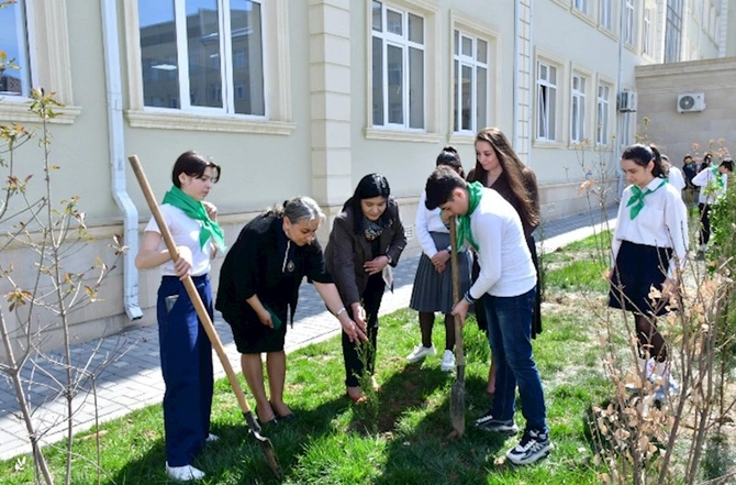 Abşeronda ağacəkmə və təmizlik aksiyaları keçirildi — FOTOLAR Abşeronda ağacəkmə və təmizlik aksiyaları keçirildi — FOTOLAR