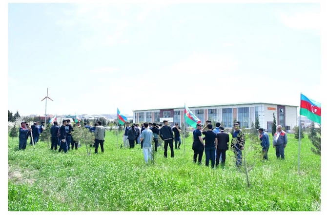 Abşeronda ağacəkmə və təmizlik aksiyaları keçirildi — FOTOLAR Abşeronda ağacəkmə və təmizlik aksiyaları keçirildi — FOTOLAR