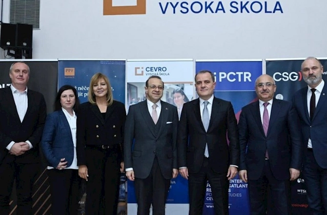 Ceyhun Bayramov Çexiyada bir sıra şəxslərlə fikir mübadiləsi apardı — FOTOLAR Ceyhun Bayramov Çexiyada bir sıra şəxslərlə fikir mübadiləsi apardı — FOTOLAR