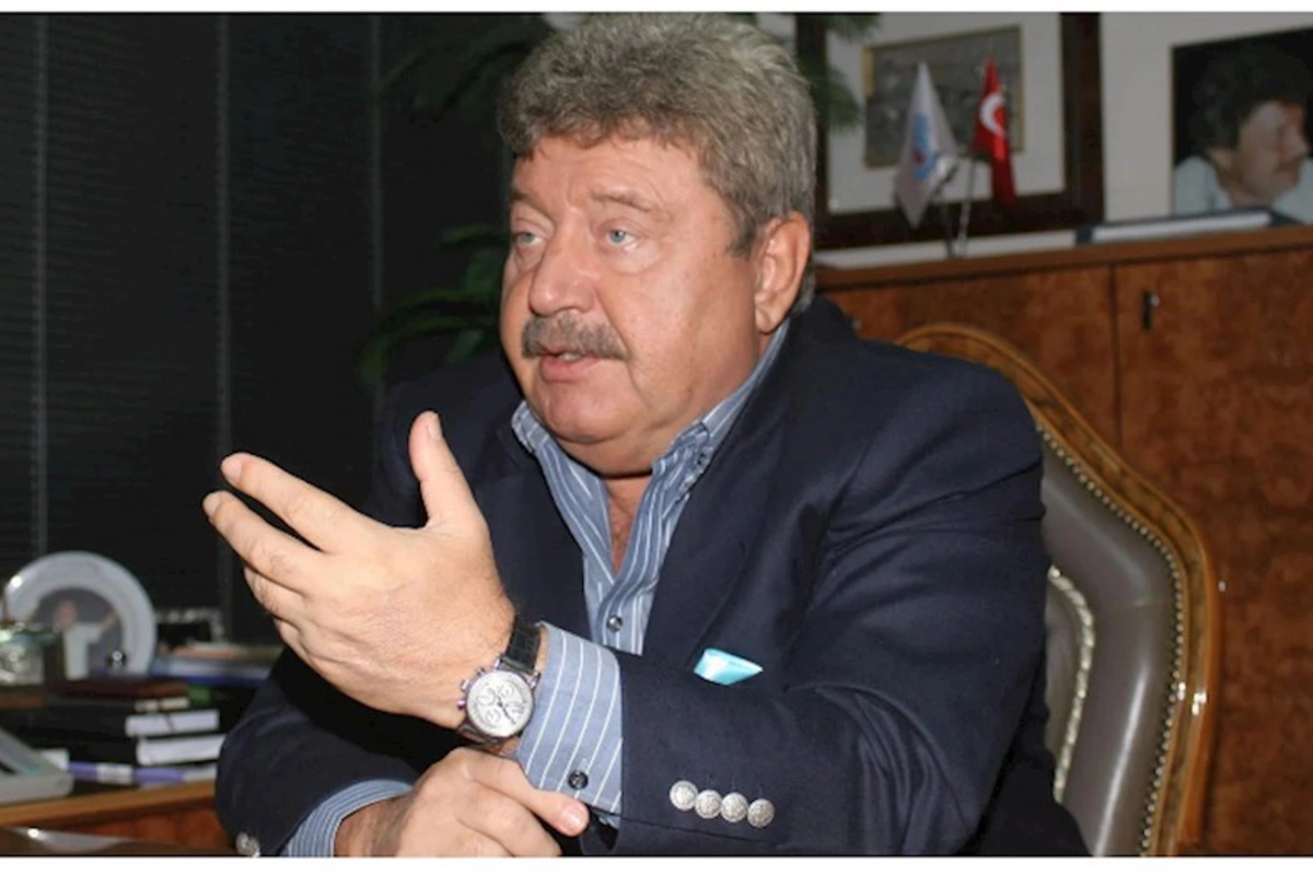 Keçmiş nazir evində ölü tapıldı