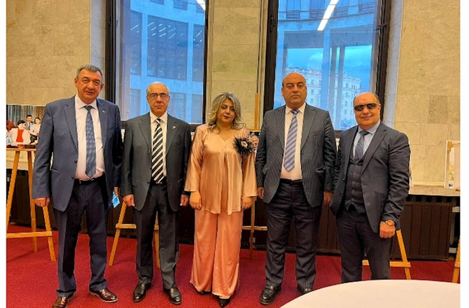 Sankt-Peterburqda “Heydər Əliyevin həyatının 100 anı” kitabının təqdimatı — FOTOLAR