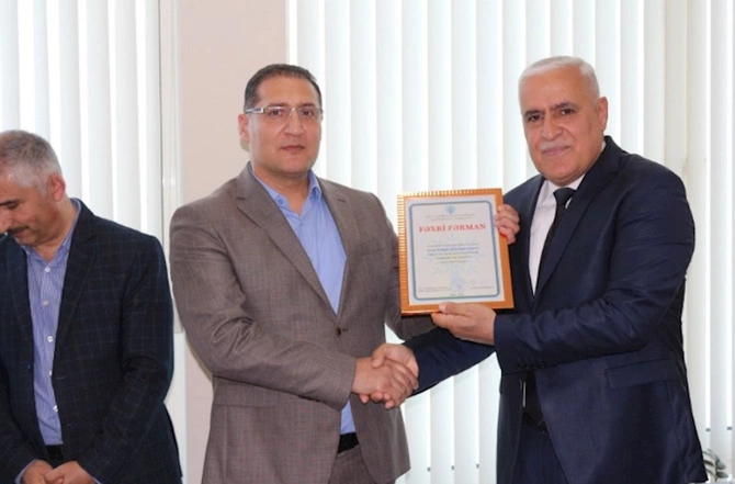 YAP Xətai rayon təşkilatında partiya sıralarına yeni qəbul olunanlara üzvlük vəsiqələri təqdim edildi — FOTOLAR