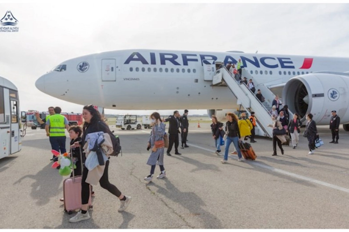 Air France aviaşirkətinə məxsus təyyarə Bakı hava limanında qəza enişi edib