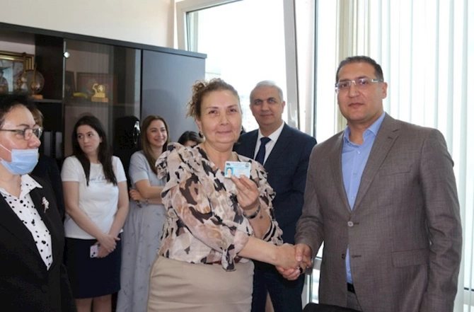 YAP Xətai rayon təşkilatında partiya sıralarına yeni qəbul olunanlara üzvlük vəsiqələri təqdim edildi — FOTOLAR