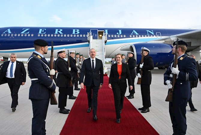 Prezident İlham Əliyev Almaniyada işgüzar səfərdədir — FOTO Prezident İlham Əliyev Almaniyada işgüzar səfərdədir — FOTO