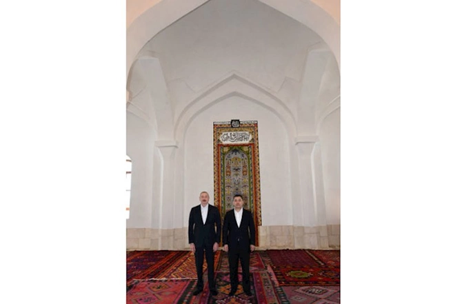 İlham Əliyev və Sadır Japarov Ağdam Cümə məscidinin açılışında — FOTOLAR İlham Əliyev və Sadır Japarov Ağdam Cümə məscidinin açılışında — FOTOLAR