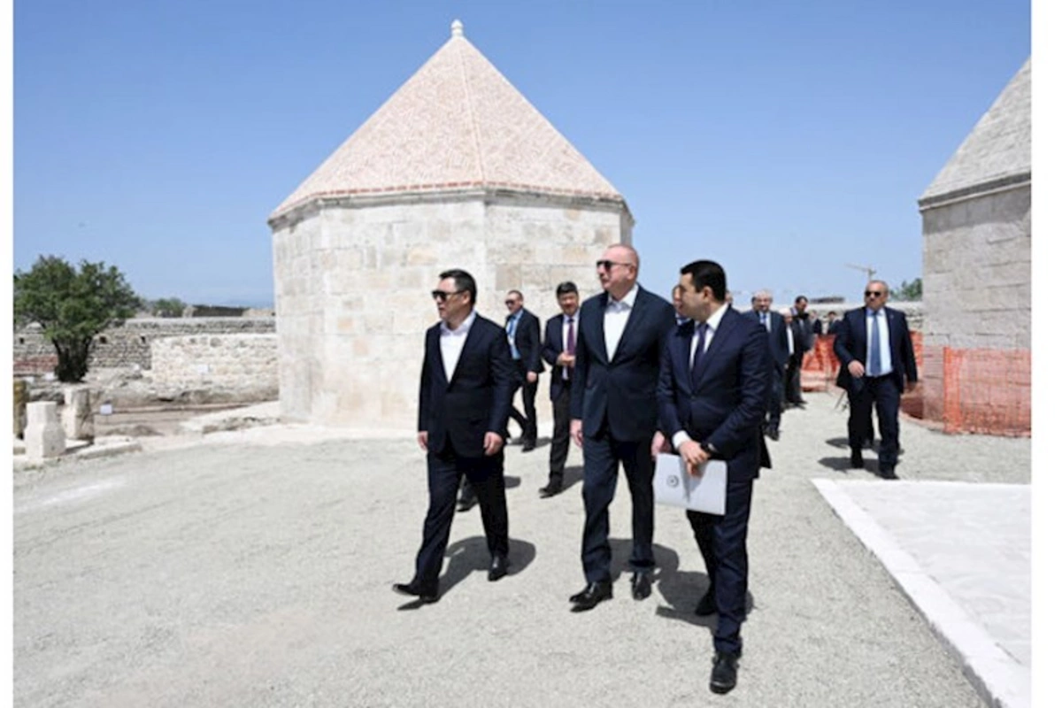 Prezidentlər Pənahəli xanın sarayı və İmarət kompleksində — FOTOLAR