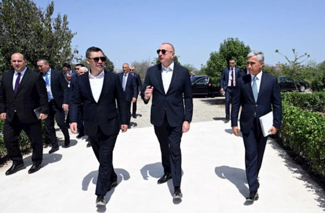 İlham Əliyev və Sadır Japarov Ağdam Cümə məscidinin açılışında — FOTOLAR İlham Əliyev və Sadır Japarov Ağdam Cümə məscidinin açılışında — FOTOLAR